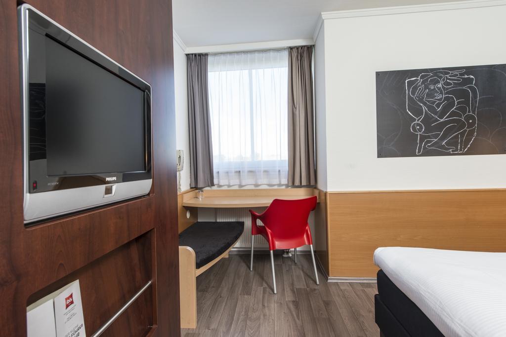 Ibis Hotel Эйзенах Номер фото
